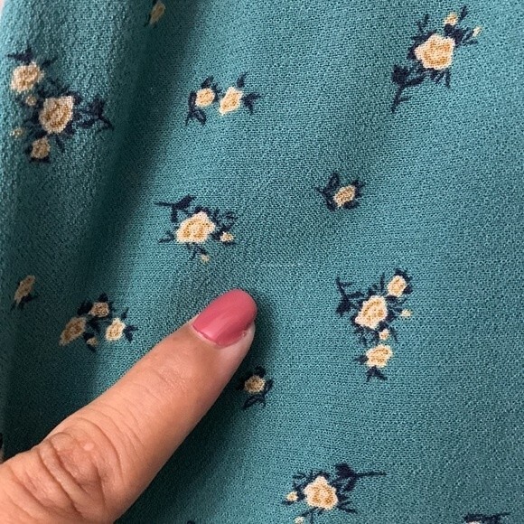 American Eagle Outfitters Small Green floral crop top - Picture 4 of 11